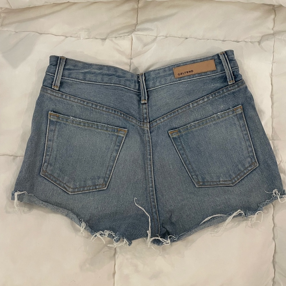 CUTEST GRLFRND DENIM SHORTS! SUCH HIGH QUALITY AND PERFECT INVESTMENT! - Picture 2 of 6